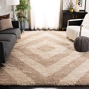 Handcrafted Beige Shaggy Carpet (2in thickness)