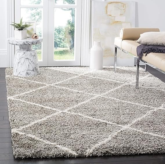 Handcrafted Grey & Ivory Trellis Shaggy Carpet