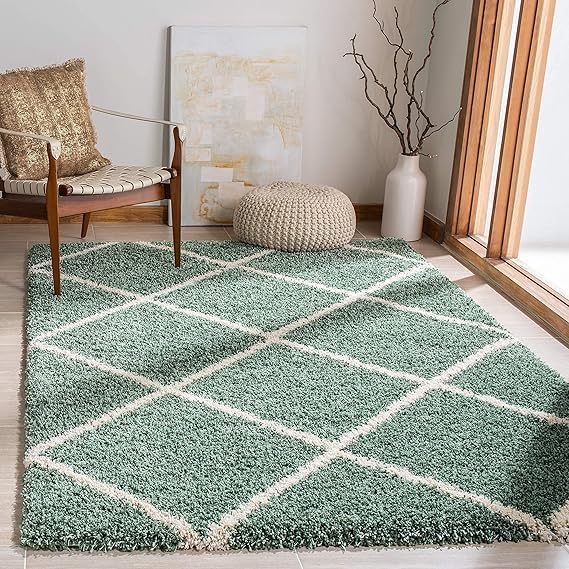 Handcrafted Green & Ivory Trellis Shaggy Carpet