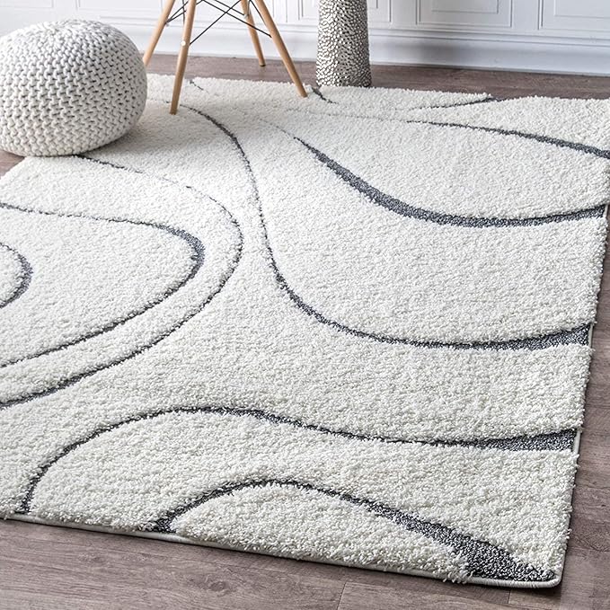Handcrafted Ivory Swirl Shaggy Carpet