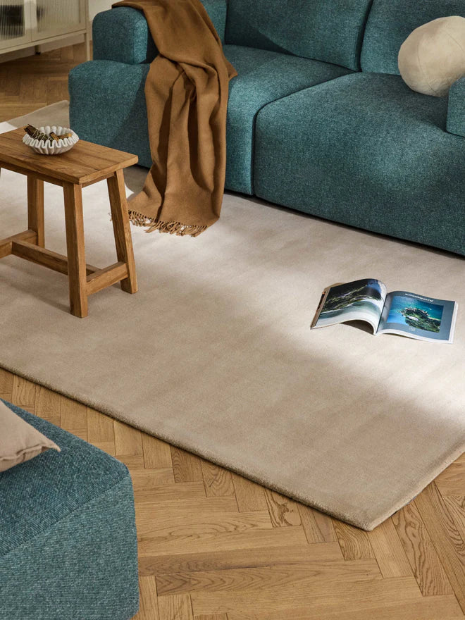 Light Beige Solid New Zealand Wool Hand Tufted Rug