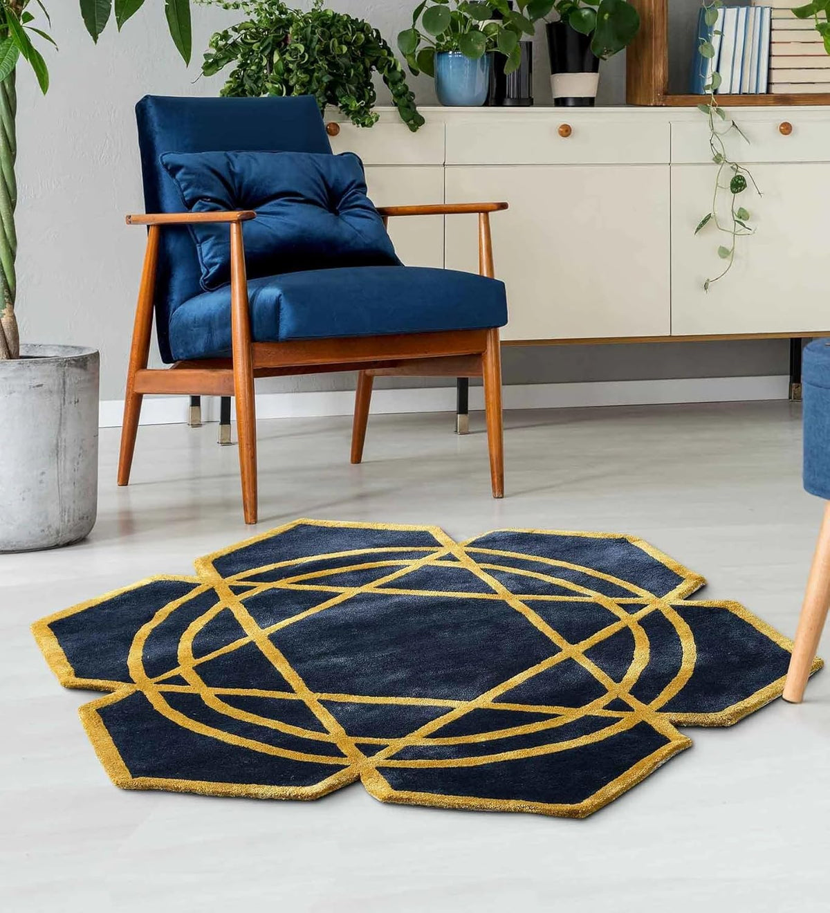Round Black & Gold Hand Tufted Modern Viscose Silk Rug